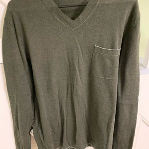 Hugo Boss sweater with pocket. Slim fit